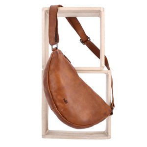 Kožená kabelka typu moonbag